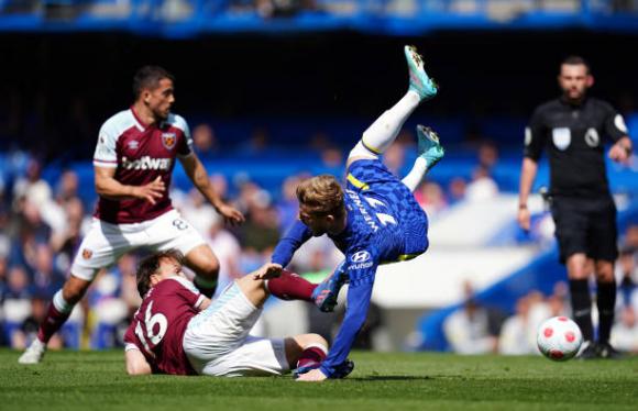 Jorginho đá 11m tệ như Bruno, Chelsea vẫn giành 3 điểm nhờ cứu binh ở phút cuối - Ảnh 1.