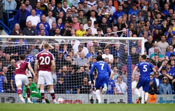Jorginho đá 11m tệ như Bruno, Chelsea vẫn giành 3 điểm nhờ cứu binh ở phút cuối - Ảnh 2.