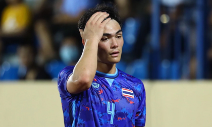 Nhận tấm thẻ đỏ nghiệt ngã, U23 Thái Lan sụp đổ đầy đau đớn trước U23 Malaysia