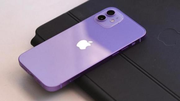 iPhone 12 giảm kỷ lục, về mức thấp nhất từ trước đến nay - Ảnh 1.