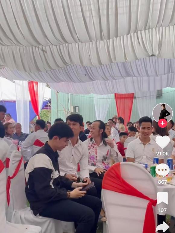 Hoài Linh xuất hiện tại đám cưới, phản ứng của khách mời xung quanh gây chú ý