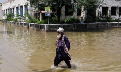 Từ lò lửa đến lũ lụt: Thành phố nóng nhất thế giới ở Pakistan hiện đang chìm trong nước