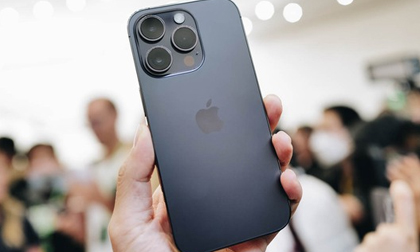 Cận cảnh iPhone 14 Pro tại sự kiện Apple: Thiết kế 'Dynamic Island', màu tím mới, loại bỏ khay SIM, giá không đổi