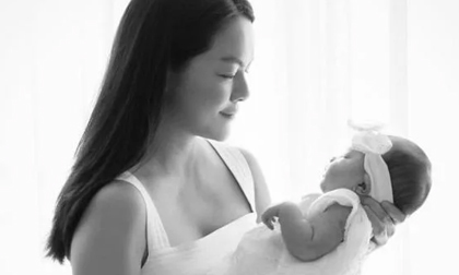 Phạm Quỳnh Anh lần đầu khoe cận cảnh dung mạo ái nữ thứ 3