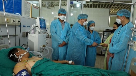 Vụ 3 mẹ con tử vong sau vụ cháy xưởng chăn ga gối đệm ở Hà Nội: Một chiến sĩ công an phải nhập viện cấp cứu - Ảnh 4.