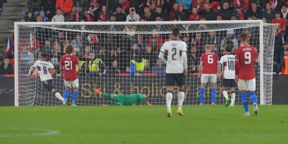 Ronaldo và đồng đội thắng đậm, quyết đấu Tây Ban Nha tranh vé chung kết - Ảnh 5.
