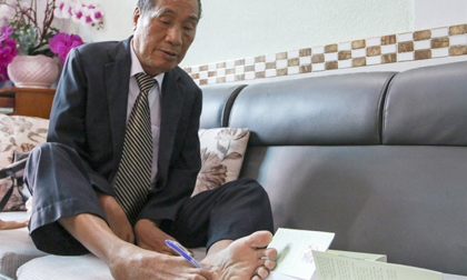 Nhà giáo Nguyễn Ngọc Ký viết chữ bằng chân đã qua đời