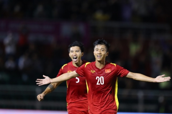 Được FIFA cộng điểm sau 2 chiến thắng, tuyển Việt Nam vượt qua đội bóng châu Âu trên BXH thế giới - Ảnh 1.