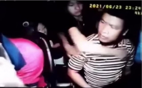 Vụ nhắc nhở khách, tài xế taxi bị đánh ở Bình Phước: Đối tượng bị bắt sau hơn 1 năm lẩn trốn  - Ảnh 2.