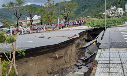 4 người tử vong, đường sá hư hỏng nặng do mưa lũ lịch sử tại Đà Nẵng