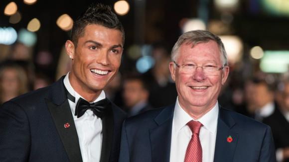 5 huyền thoại cho rằng Ronaldo xuất sắc hơn Messi - Ảnh 3.