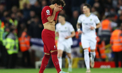 Liverpool lại bất ngờ thua đội 'cầm đèn đỏ'