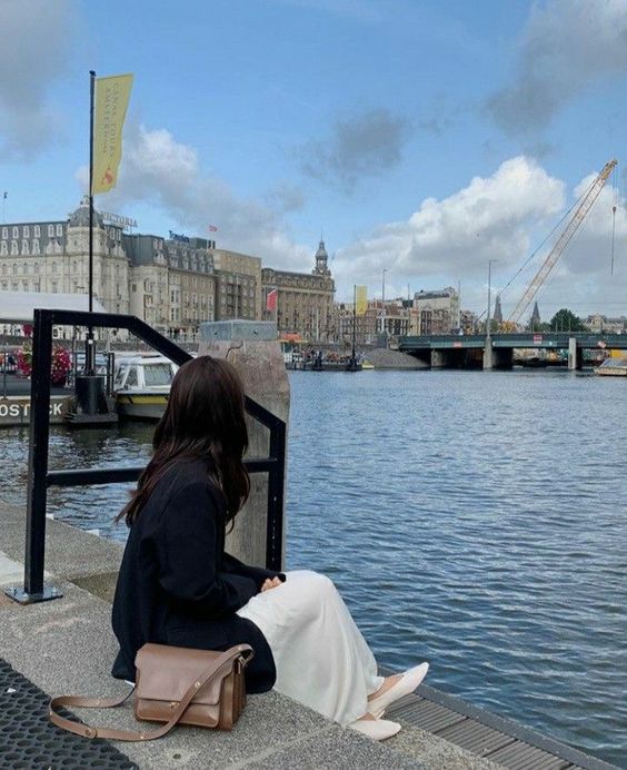Lương tháng làm ra, ba phần tư là để trả nợ: Thứ bạn thiếu, không phải là tiền - Ảnh 1.