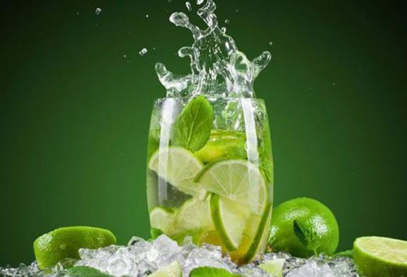 lemon-water-before-bed-1-640x436-15264454419451071333812