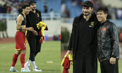 Văn Hậu, Quế Ngọc Hải xin đổi áo, chụp ảnh cùng Mats Hummels và Marco Reus
