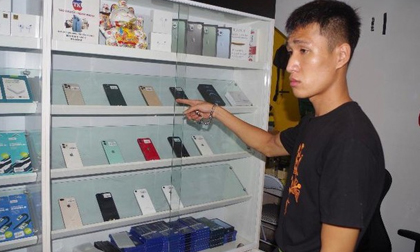 Hà Nội: Bắt đối tượng đột nhập cửa hàng ăn trộm 12 chiếc điện thoại