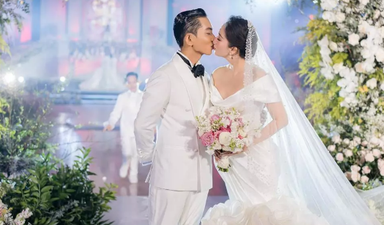Khánh Thi xúc động chia sẻ sau đám cưới: 'Chúng tôi làm thay đổi định kiến tình yêu lệch tuổi'