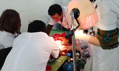 Kỳ tích: Cứu sống bé 18 tháng đuối nước đã ngừng tim