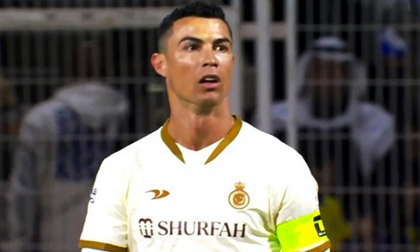 Nhiều lần bỏ lỡ thất vọng nhưng Ronaldo đá pen giúp Al-Nassr thoát trận thua thứ hai liên tiếp