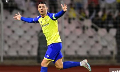 Ronaldo ghi 4 bàn thắng trong 40 phút, Al Nassr rộng cửa trên đường đua vô địch