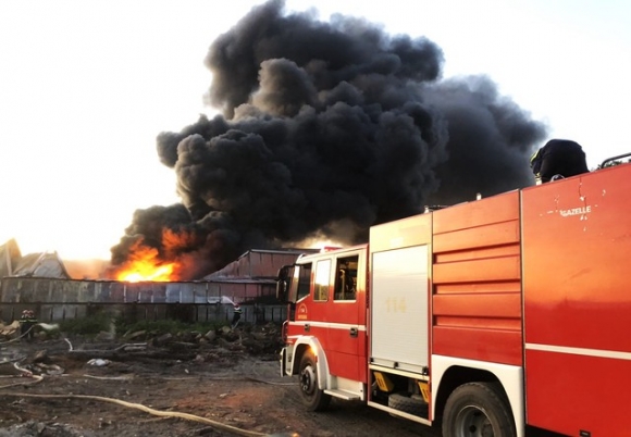 Cháy nhà máy bao bì ở Quảng Ngãi, thiệt hại khoảng 7 tỉ đồng - Ảnh 3.