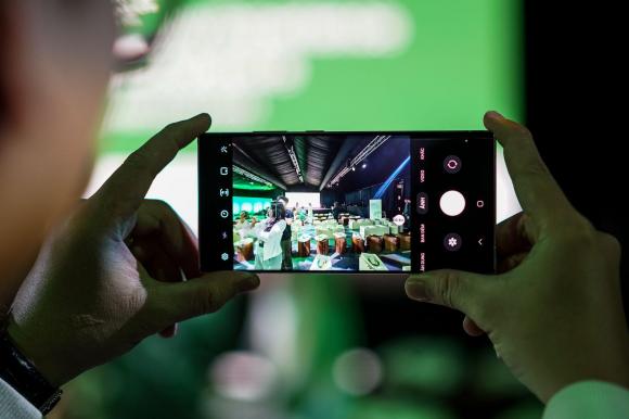 Galaxy S23 Ultra nhận loạt đánh giá cao trong lần đầu trải nghiệm - Ảnh 1.