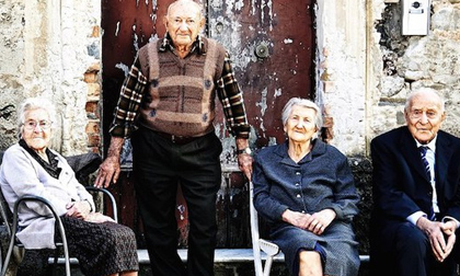 Ngôi làng ở Ý, nơi người dân 'sống thọ nhất thế giới' nhờ hạn chế ăn 1 loại gia vị