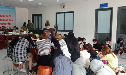 TP.HCM: Hơn 130 người trong quán karaoke bị đưa đi kiểm tra ma tuý