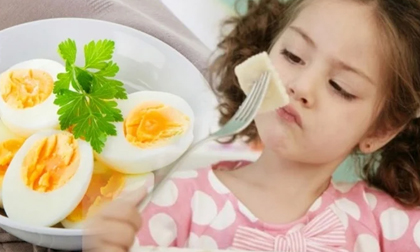 Sai lầm khi cho trẻ ăn trứng gây hại sức khỏe, mẹ thương con nên tránh ngay