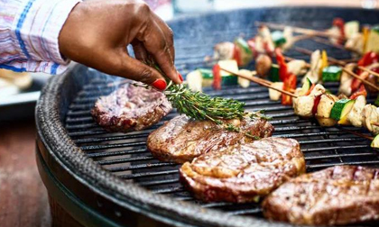 Các bác sĩ ung thư nói về 6 loại thực phẩm nên hạn chế: Toàn món thường thấy, nhiều người ‘khoái’ ăn