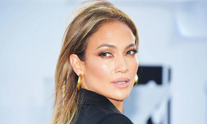 Jennifer Lopez tiết lộ các bước làm đẹp cơ bản để giữ được vẻ trẻ trung dù đã hơn 50