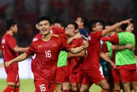 Báo Trung Quốc tán dương U22 Việt Nam, cho rằng trọng tài nên rút thẻ đỏ với cầu thủ Thái Lan - Ảnh 1.