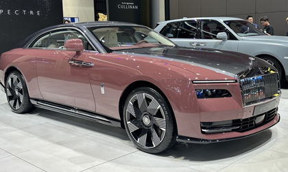 Xe mới của Rolls-Royce đắt khách chưa từng có, người mua phải chờ 2 năm