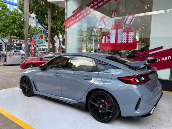 Toyota Civic Type R bản thương mại đã về đại lý: Giá 2,4 tỷ đồng, chuẩn bị giao khách đã đặt trước - Ảnh 3.