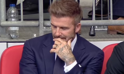 Sir Alex, David Beckham buồn bã trong ngày MU để thua trước Man City tại chung kết cúp FA