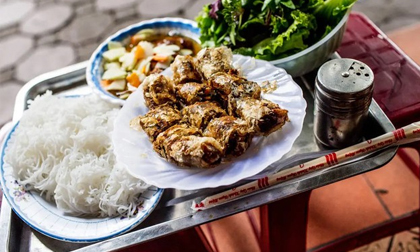 Báo Mỹ chỉ ra bí quyết ẩm thực đường phố Việt Nam khiến thực khách mê mẩn, các nhà hàng cũng không bì kịp
