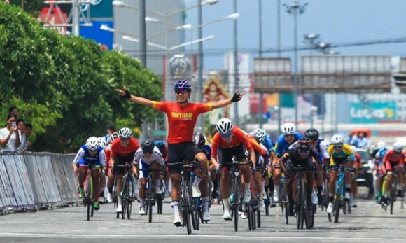 Nữ hoàng tốc độ Nguyễn Thị Thật – VĐV Việt Nam đầu tiên giành vé tham dự Thế vận hội Olympic Paris  - Ảnh 1.