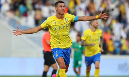Ronaldo thể hiện phong độ ghi bàn đáng nể ở tuổi 38, tiến gần đến danh hiệu đầu tiên cùng Al Nassr