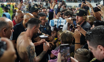 Lionel Messi giúp bóng đá tại Mỹ bùng nổ: Sân chật kín, giá vé kỷ lục và những ngôi sao trên khán đài