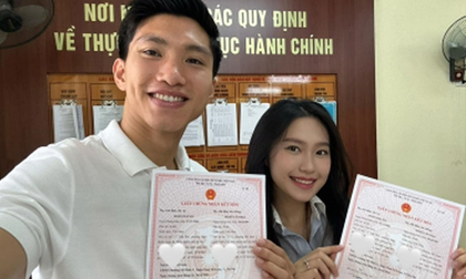 Đoàn Văn Hậu lái xe bạc tỷ đưa Doãn Hải My đi đăng kí kết hôn, hội tuyển thủ nô nức chúc mừng nhưng Tiến Linh lại gây tranh cãi