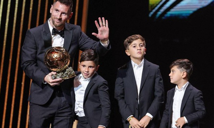 Messi chia sẻ xúc động sau khi giành Quả bóng vàng thứ 8 lịch sử: Danh hiệu này xin dành tặng cho Maradona
