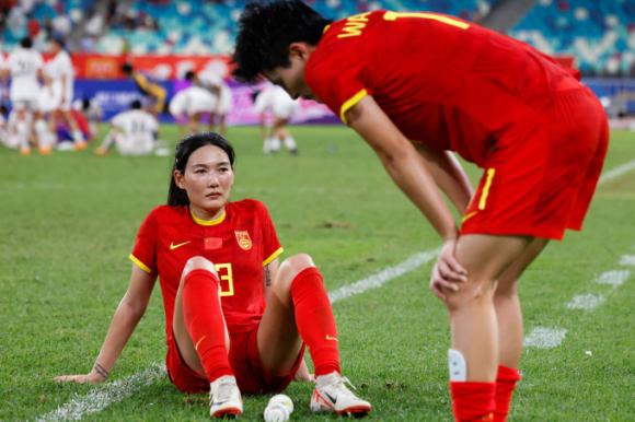 Tuyển Trung Quốc và Hàn Quốc cùng ôm hận sau trận hòa tai hại, dâng vé đi tiếp cho đối thủ của Việt Nam - Ảnh 1.
