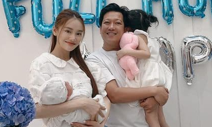 Nhã Phương và Trường Giang tổ chức đầy tháng cho con trai, tên gọi của quý tử cũng được hé lộ