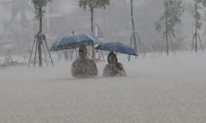 Thừa Thiên Huế lũ vượt đỉnh năm 2020, miền Trung tiếp tục mưa lớn