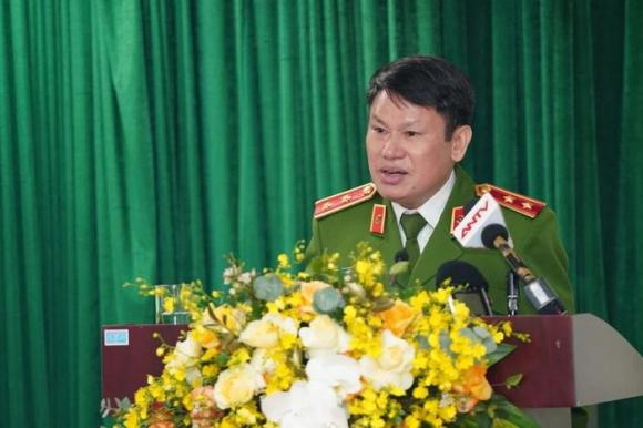  Thiếu tướng Nguyễn Văn Viện, Cục trưởng C04 thông báo tại buổi họp sáng 24-11. Ảnh: CA 