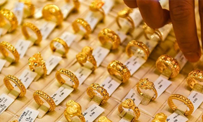 Tăng phi mã ngay đầu phiên, giá vàng SJC vượt 76 triệu đồng/lượng