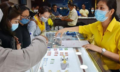 Giá vàng SJC, vàng nhẫn 24K cùng rớt mạnh