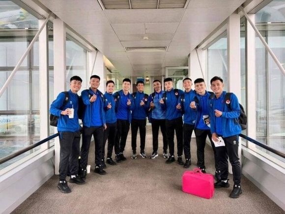 Đội tuyển Việt Nam có mặt tại sân bay Nội Bài để lên đường sang Qatar.