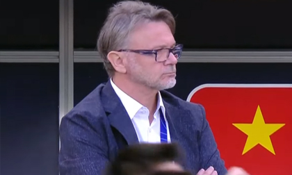 HLV Troussier: “Tuyển Việt Nam có thể nghĩ về ngôi nhì bảng”