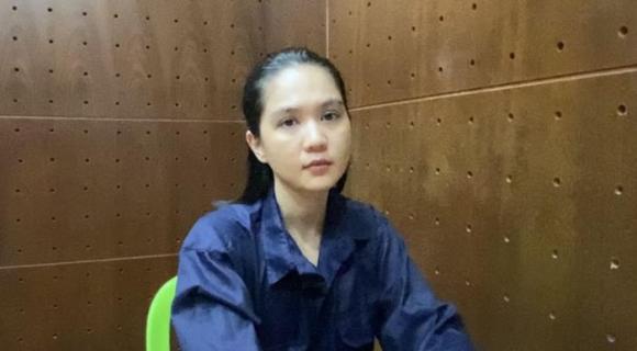 Ngọc Trinh tại cơ quan công an. Ảnh: C.A